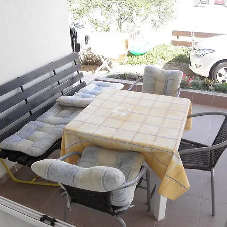 Apartment Zdrijac 100 M To Beach Kip - Ae1009 Nin