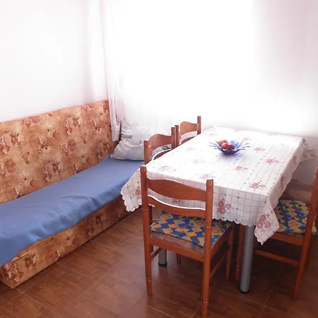 Apartment Zdrijac 100 M To Beach Kip - Ae1009