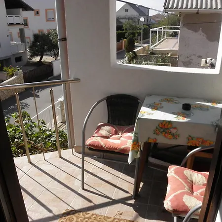 Apartment Zdrijac 100 M To Beach Kip - Ae1009