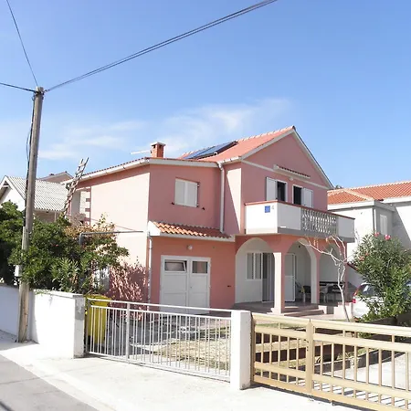 Apartment Zdrijac 100 M To Beach Kip - Ae1009
